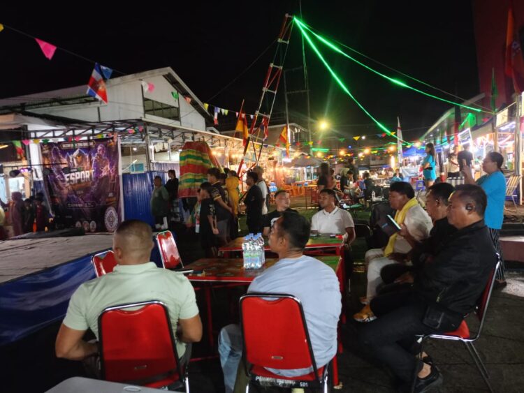 Pererat Hubungan Pemerintah, TNI dan Warga, Kodim 1310/Bitung Nonton Bareng Pembukaan Piala Dunia 2026 di Zona Bakubae Pasar Cita Bitung