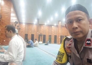 Mengawali Pagi dengan Kebersamaan, Bhabinkamtibmas Tambun Selatan Hadir dalam Subuh Keliling