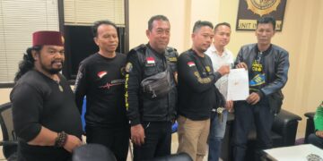 RANGKUL KEDAMAIAN, POLSEK CIKARANG SELATAN BERHASIL DAMAIKAN PERSELISIHAN ANTAR KOMUNITAS OJOL