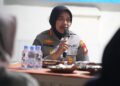 Kapolres Metro Bekasi Sambangi Pos Kamling di Cibatu, Ajak Warga Aktif Jaga Keamanan Lingkungan