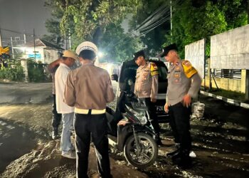 Jaga Jakarta, Jaga Bekasi on The Spot Polsek Cikarang Utara Gelar OKJ, Remaja yang Nongkrong Hingga Larut Malam Diberi Teguran