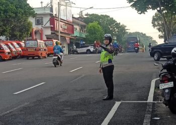 Polisi Hadir di Pagi Hari, Satlantas Polres Wonogiri Jaga Kelancaran Arus Lalu Lintas dan Cegah Kecelakaan