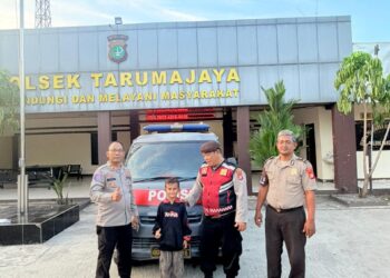 Polsek Tarumajaya Antar Anak Hilang berusia Sembilan Tahun ke Depok, Kembali Bertemu Keluarga