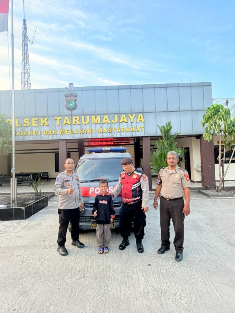 Polsek Tarumajaya Antar Anak Hilang berusia Sembilan Tahun ke Depok, Kembali Bertemu Keluarga