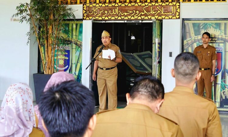 Sekda Pringsewu Andi Purwanto Pimpin Apel , Pajak Kendaraan ASN Setda Dicek Bapenda
