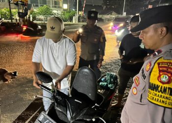 Menjaga Malam Cikarang Utara, OKJ Polsek Bubarkan Remaja Nongkrong dan Cegah Tawuran