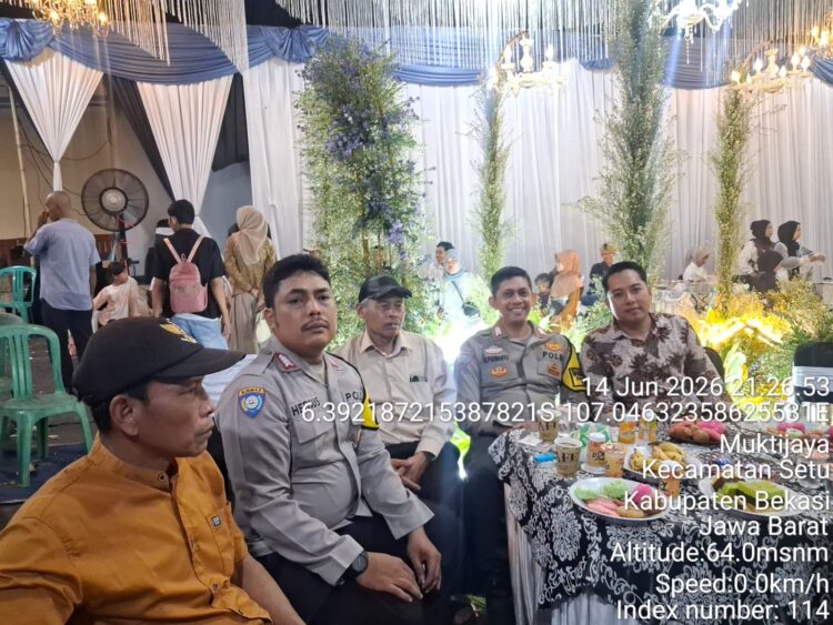 Jaga Jakarta Jaga Bekasi On The Spot di Muktijaya, Bhabinkamtibmas Ajak Warga Jaga Lingkungan dan Tertib Berlalu Lintas