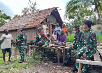 Satgas Yonif 123/Rajawali Pererat Silaturahmi Melalui Anjangsana di Kampung Senggo