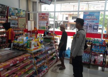 Pastikan Situasi Tetap Kondusif, Personel Polsek Mempawah Hulu Laksanakan Patroli Kamtibmas di Pasar Karangan