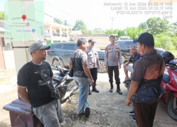 Laksanakan Patroli Siang Hari Berikan Imbauan Kamtibmas Kepada Warga