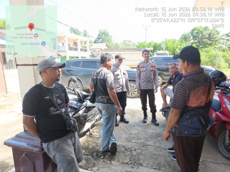 Laksanakan Patroli Siang Hari Berikan Imbauan Kamtibmas Kepada Warga