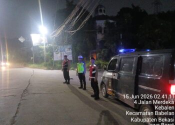 Jaga Jakarta Jaga Bekasi, Patroli Biru Polsek Babelan Pantau Taman Kebalen Indah Saat Dini Hari