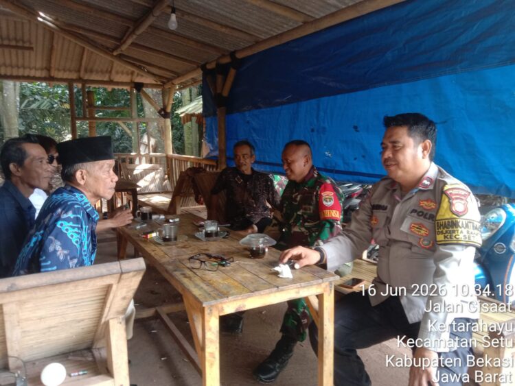 Jaga Jakarta-Jaga Bekasi, Bhabinkamtibmas Desa Kertarahayu Sambangi Warga Kp. Bojong Setu
