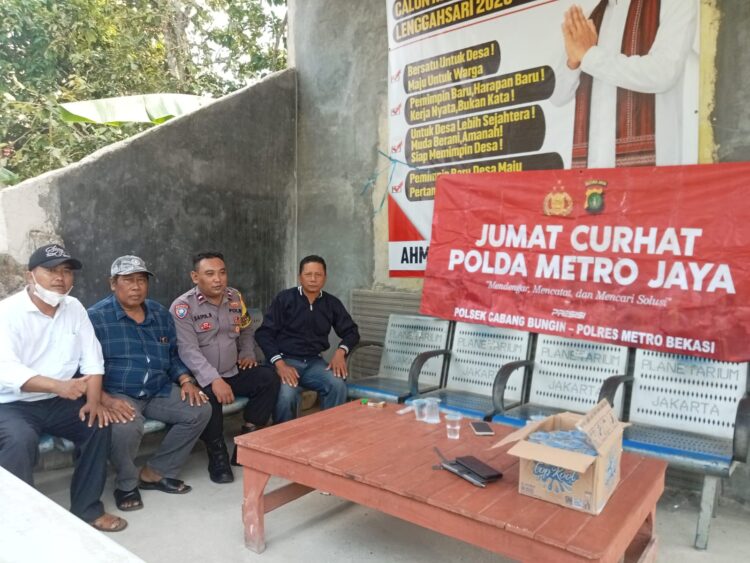 JAGA JAKARTA JAGA BEKASI, Bhabinkamtibmas Cabangbungin Sambangi Warga Lenggahsari untuk Jaga Kamtibmas Kondusif