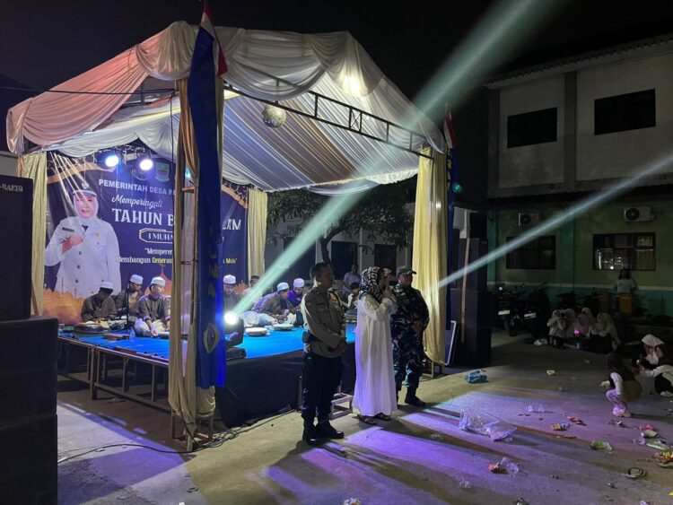 JAGA JAKARTA JAGA BEKASI, Polsek Cikarang Pusat Berikan Himbauan di Malam Tahun Baru Islam 1448 H di Desa Pasirtanjung