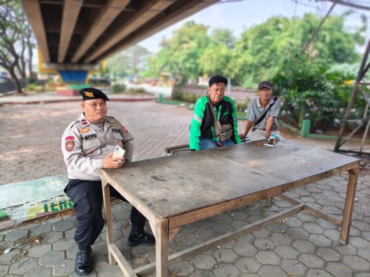 Jaga Jakarta Jaga Bekasi, Sat Pamobvit Polres Metro Bekasi Patroli di Flyover Tegal Gede