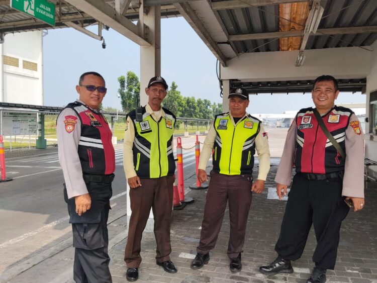 Jaga Jakarta Jaga Bekasi, Sat Pamobvit Polres Metro Bekasi Patroli Obvitnas hingga Sentra Ekonomi