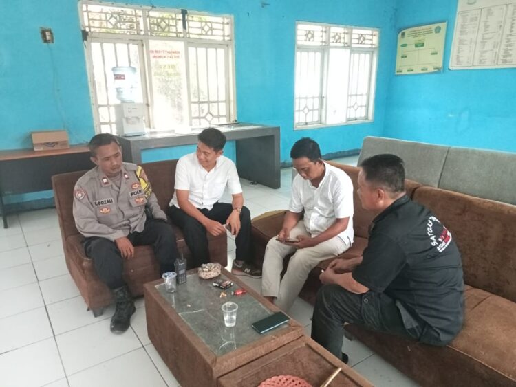 Sapa Warga di Mekarjaya, Bhabinkamtibmas Ajak Masyarakat Rawat Keamanan Bersama
