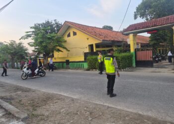 Jaga Jakarta Jaga Bekasi, Polsek Pebayuran Laksanakan Yanmas Pagi di Depan SMPN 1 Pebayuran