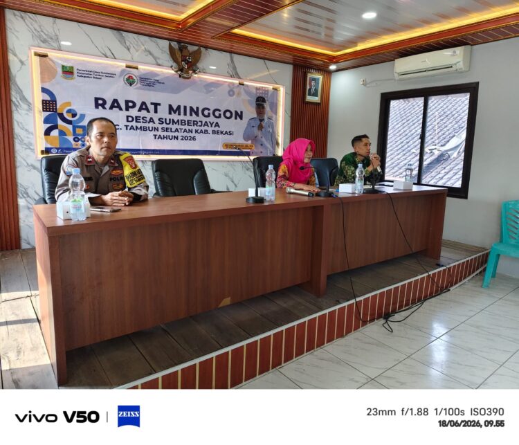 Belajar Disiplin Sejak Dini, Polsek Tambun Selatan Hadir di SMP Al Azhar 44 Grand Wisata
