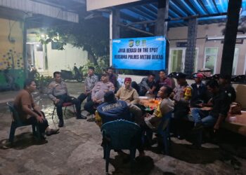 Jaga Bekasi On The Spot, Polsek Pebayuran Perkuat Siskamling Bersama Warga Karangreja