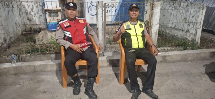 Jaga Jakarta Jaga Bekasi, Kapolsubsektor PUP Babelan Pantau Poskamling Bersama Warga