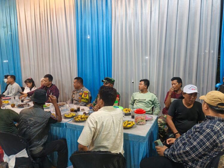Bhabinkamtibmas Babelan Beri Pengamanan Hiburan Jaipongan di Kebalen