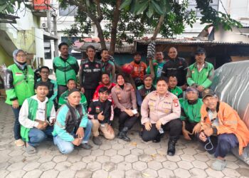 Polsek Cikarang Barat Tebar Kepedulian Lewat Sabuk Kamtibmas,30 Driver Ojek Online Terima Bantuan Beras 