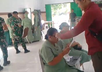 Deteksi Gangguan Penglihatan Sejak Dini, Prajurit dan Persit Kodim 1310/Bitung Lakukan Pemeriksaan Mata Gratis