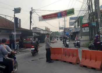 Yanmas Pagi di Jembatan Besi Karang Satria, Polsek Tambun Selatan Jaga Arus Menuju Bekasi Utara