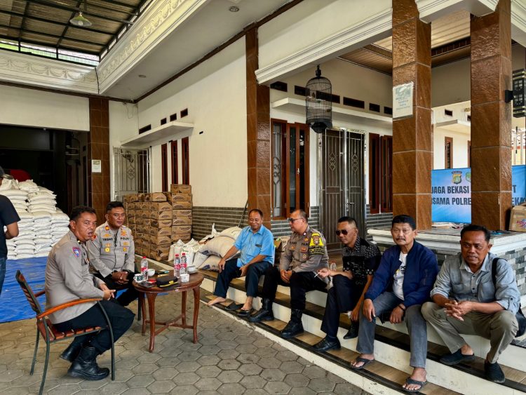 On The Spot di Waringinjaya, Polsek Kedungwaringin Ajak Warga Lindungi Keluarga dari Tawuran hingga Narkoba