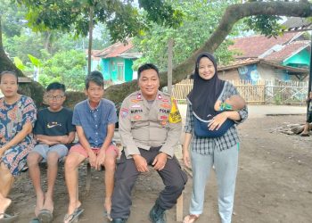 Jaga Bekasi On The Spot, Bhabinkamtibmas Serang Baru Sambangi Warga Pasirandu