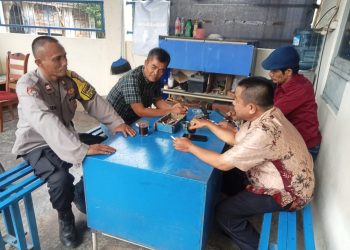 Bhabinkamtibmas Sambangi Warga Mekarjaya, Ajak Warga Aktif Jaga Lingkungan