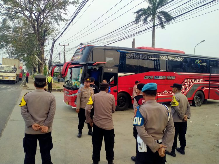 Polsek Cikarang Timur Siapkan Pelayanan Keberangkatan Buruh Multistrada untuk Bakti Kesehatan HUT Bhayangkara