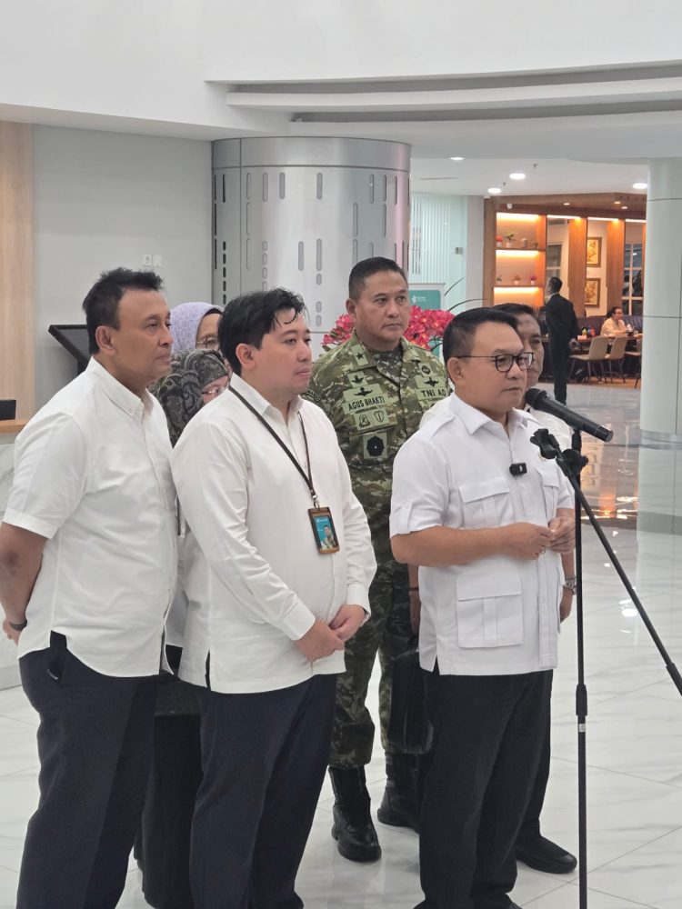 Staf Kepresidenan Kunjungi YTR Korban Penyekapan, Dudung Sampaikan Pesan Presiden RI