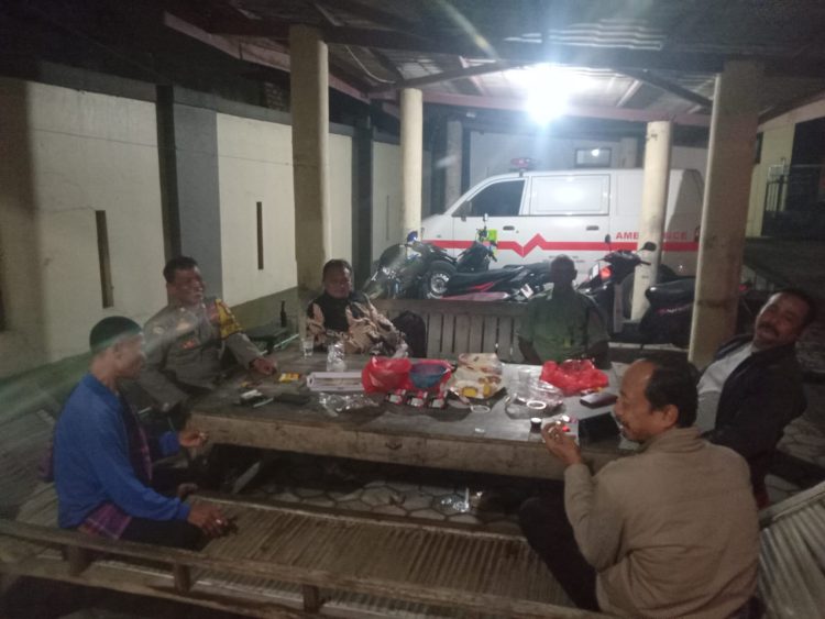 Bhabinkamtibmas Cilangkara Dorong Warga Aktifkan Siskamling