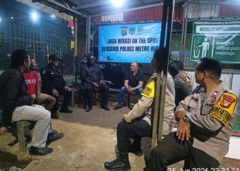 Jaga Bekasi On The Spot, Polsek Serang Baru Sambangi Satkamling Mega Regency