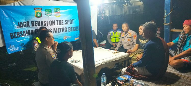 Jaga Bekasi On The Spot, Waka Polsek Serang Baru Perkuat Satkamling Leungsir Jelang Pilkades