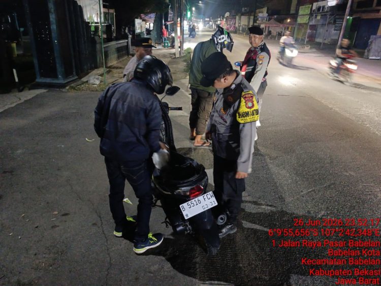 Jaga Jakarta Jaga Bekasi, Patroli Polsek Babelan Gelar OKJ di Pasar Babelan