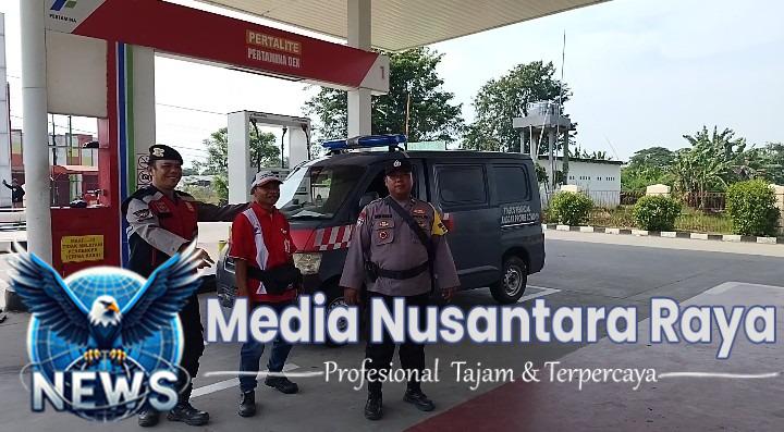 Patroli Dialogis Polsek Cabangbungin Sambangi SPBU Batujaya Antisipasi Gangguan Kamtibmas