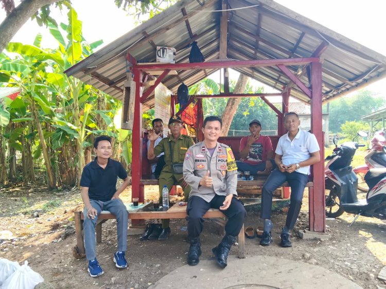 Jaga Bekasi On The Spot, Bhabinkamtibmas Serang Baru Ajak Warga Nagasari Tangkal Hoaks dan Penipuan Online