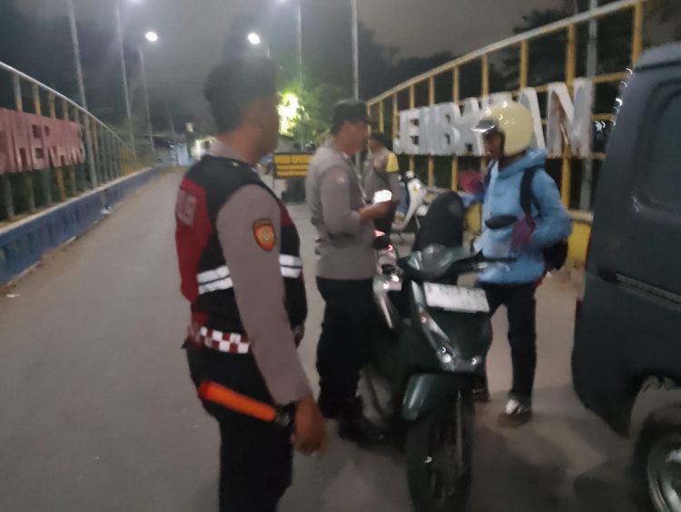 Jaga Jakarta Jaga Bekasi, Polsek Cabangbungin Periksa Puluhan Kendaraan dalam Operasi Kejahatan Jalanan
