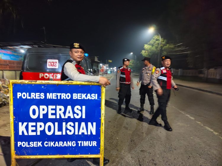 Polsek Cikarang Timur Gelar Operasi Kejahatan Jalanan di Jalan Citarik Raya Dalam Rangka Jaga Jakarta Jaga Bekasi,