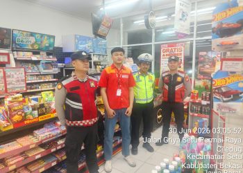 Jaga Jakarta Jaga Bekasi, Patroli Biru Polsek Setu Sasar Titik Rawan hingga Sentra Ekonomi