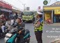 Polsek Setu Jaga Kelancaran Arus Sore di Pertigaan KUD Ciledug