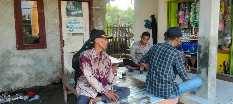 Jaga Jakarta Jaga Bekasi, Bhabinkamtibmas Karangharja Ajak Warga Perkuat Keamanan dan Peduli Lingkungan
