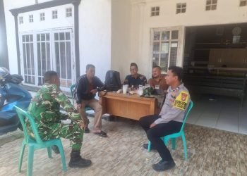 Jaga Jakarta Jaga Bekasi, Bhabinkamtibmas Cabangbungin Ajak Warga Setialaksana Rawat Kerukunan