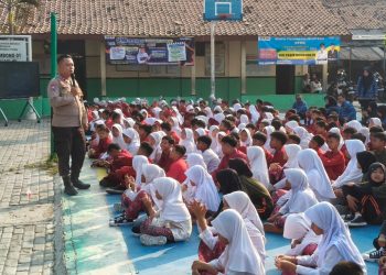 Police Goes to School, Bhabinkamtibmas Pasirgombong Ajak 314 Siswa Cegah Perundungan dan Raih Prestasi