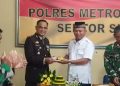 Jaga Jakarta Jaga Bekasi: Kecamatan dan Koramil Setu Beri Ucapan HUT Bhayangkara ke-80 untuk Polsek Setu