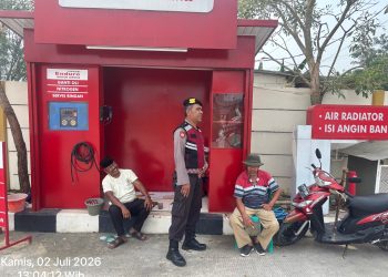 Polsek Tambelang Patroli Dialogis di SPBU Sukamaju Antisipasi Kejahatan Jalanan